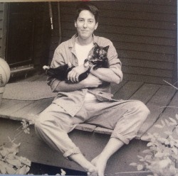 adayinthelesbianlife:  Alison Bechdel and kitty on the back cover