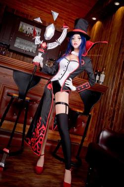 league-of-legends-sexy-girls:  LeBlanc Cosplay