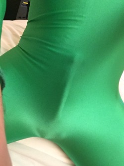 lycladuk:  Enjoying the silky skintight green hardness 🍆