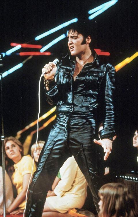 blondebrainpower:Elvis Presley
