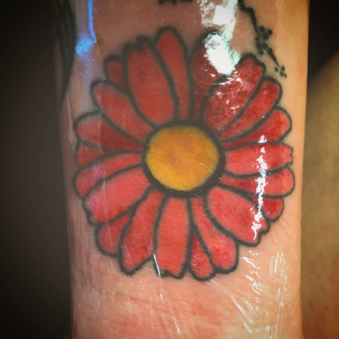 <p>We LOVE flowers! #tattoosbyLeeVanNatta <br/>
<a href="https://www.instagram.com/p/B3FDKXUB1nn/?igshid=juc8q2q0qqos">https://www.instagram.com/p/B3FDKXUB1nn/?igshid=juc8q2q0qqos</a></p>