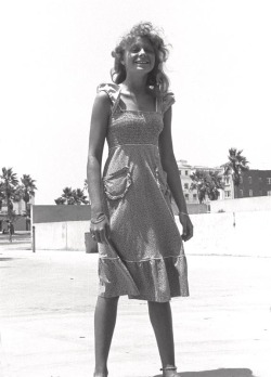 vintageeveryday:  Portraits of teenagers at Venice Beach, California