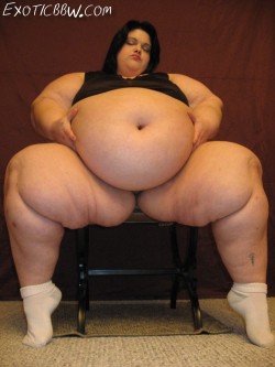 ssbbwcandy:  This is SSBBW Candy, a huge XXL fat hottie with
