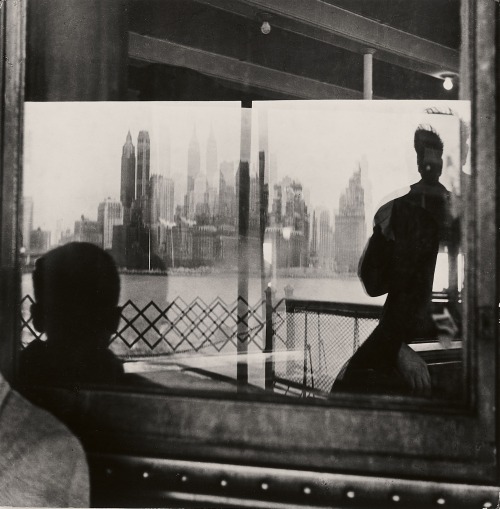 casadabiqueira:  Staten Island Ferry, New York  Louis Faurer,