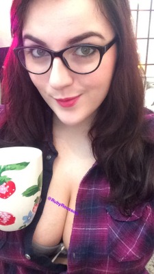 rubyrousson:  Come have your morning cuppa with me! http://bit.ly/LiveRousson