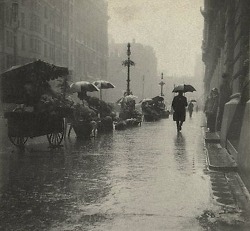 luzfosca:  Harold Cazneaux Martin Place, wet day, 1910-1920 