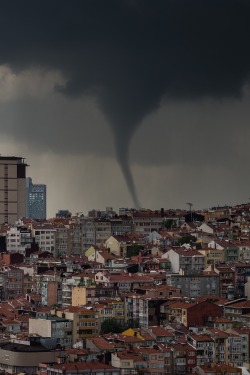  Tornado by Bernardo 