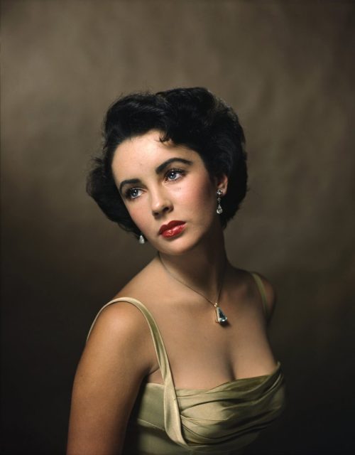 twixnmix:16-year-old Elizabeth Taylor photographed by Philippe