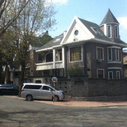 Japanese street houses. Reminds me of Brighton #china #dalian