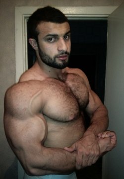 theruskies:  Hot Russian (Caucasian) stud Look at his wide vein!!!