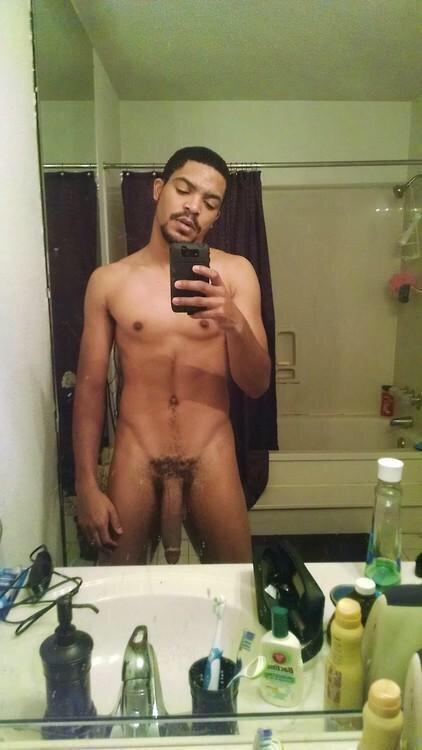 nudeselfshots-blackmen.tumblr.com/post/119319581450/