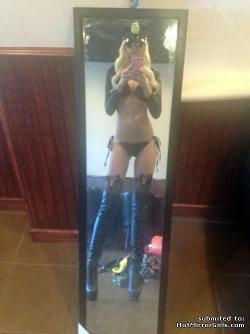 rawdeepthroats:  selfie-panda:  Hot blonde in cop costume selfshot