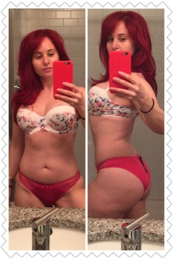 andrearosu:I just received this lovely bra/panty set from a fan