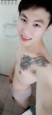 xiaohaogayphotoblog:  他的菊花太诱人了 Sexy asshole.