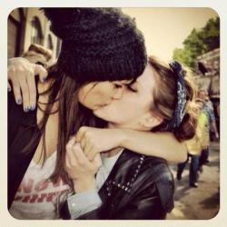 sweet-rough-lesbian-kisses.tumblr.com/post/68615076017/