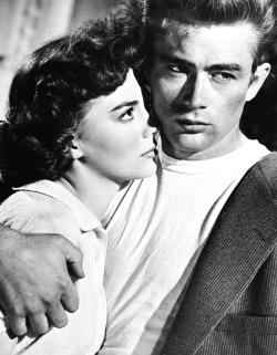 avasgal: Natalie Wood and James Dean in Rebel Without a Cause