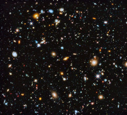 spaceplasma:   There are 10,000 galaxies in the image above—a