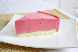 sweetoothgirl:    Raspberry Mousse Pie 