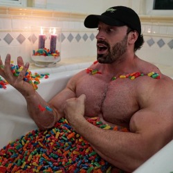 Bradley Martyn - Scruffy bodybuilder with a bath tub full of