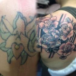 Primera sesión de cubrimiento de tatuaje con rosas. #tattoo