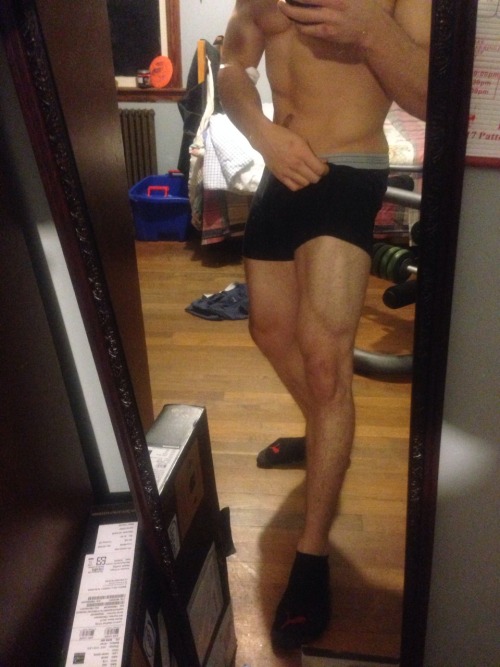 lifeofalifter:  gail-alexandra:  lifeofalifter:  Had to skip leg day today cuz of my surgery, but here’s my no-pump-booty anyway  excuse me kind sir… can I has your number? Can I have it?  Tehe 