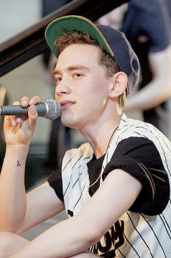 oliverxalexander:  (x) 
