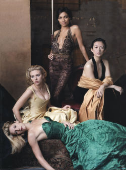 lostinscarlett:  Scarlett Johansson with Rosario Dawson, Claire