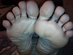 toered:  rate my wifes feet