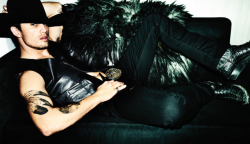 Male Celebrity Pits