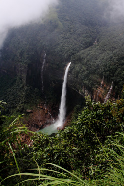 satakentia:    Nohkalikai Falls, Cherrapunjee (by Mark) 