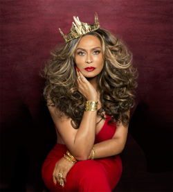 blackhaiirstyles:  itslaroneppl:  Yes Tina Knowles Lawson slays