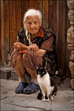  Maya Argakijeva, Old Lady and her Cat    