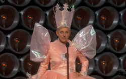 captain-mycaptain:  can ellen host my life 