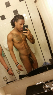 myxxxohxxxmyxxx:  Oh my  Please follow! http://nudeselfshots-blackmen.tumblr.com/