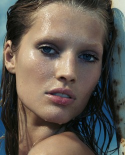 lelaid:  Toni Garrn in Splash Yourself for Numéro #130 Shot