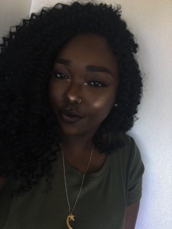 blackgirlsrpretty2:  http://dysfunctunal.tumblr.com 