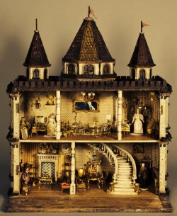 gothiccharmschool:French fantasy doll house