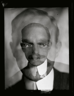 lstnrr:  Alvin Langdon Coburn: Marius de Zayas, ca. 1912.