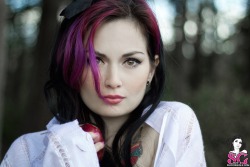 suicidegirlsalbum:  Fernanda Suicide - Snow White: 48 imageshttp://bc.vc/OsAk0x1 <–