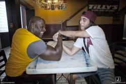 jackbarakatsbuttblog:  fearlessrec0rds:  Vic arm wrestling a