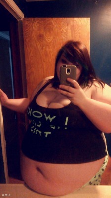 largessbbwbellyfeedee:  Wanna fuck a fat bbw chick? - CLICK HERE!