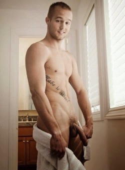 CoolNakedMenPics
