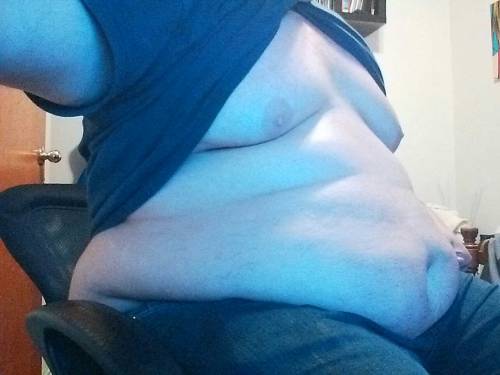 brokenbellz678:  Been eating and drinking all weekend :). Feeling quite jiggly.  I demand proof. I’ll go on a fact feeling mission and grope my way to the truth