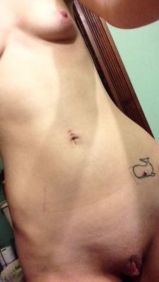 datsmeslootea:  So glad I got a new belly button ring for Christmas
