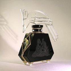 fuckyeahmodernflapper:  Heinrich Hoffman perfume bottle, 1920.