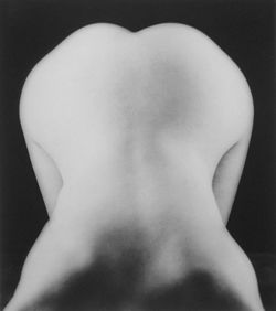 grigiabot:   Man Ray, Lee Miller.  Naked bent forward