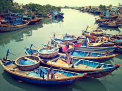 sniperofsiberia:  Fishermen Boats. Viet Nam © Copyright: Alex