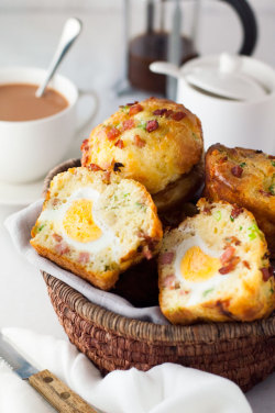 do-not-touch-my-food:    Bacon & Egg Breakfast Muffins  