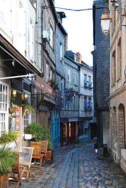 bluepueblo:  Narrow Street, Honfleur, France photo via amanda