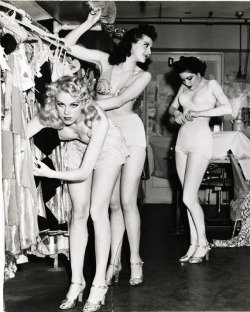 vintagegal:   The Earl Carroll Vanities Burlesque show dancers